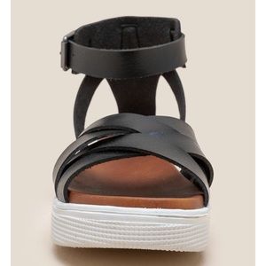 Mia valorie sandal 6.5 NEW